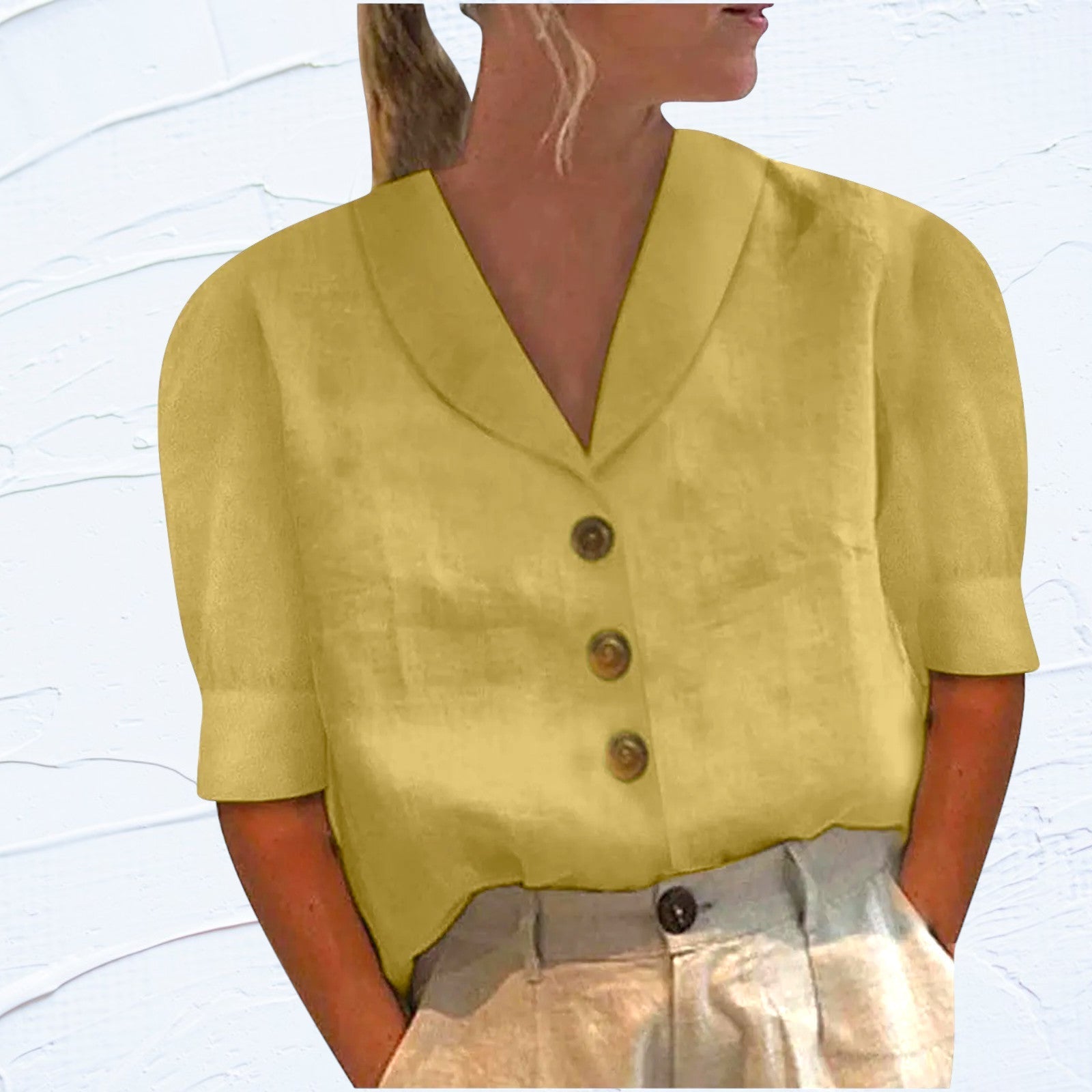 Retro-Chic Knopblouse met Geknoopte Voorkant
