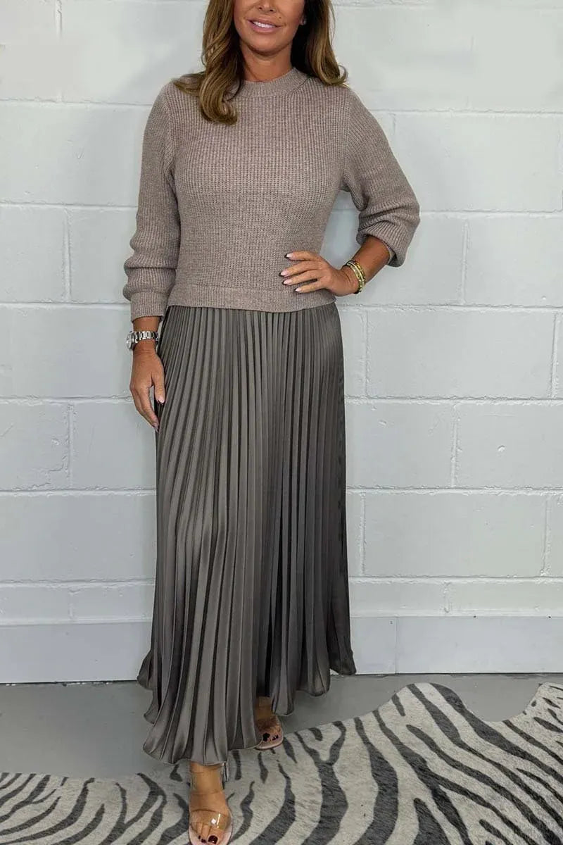 Charlotta | Maxi dress with sweater and pleated skirt