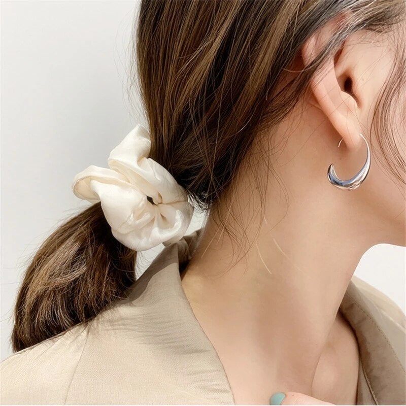 Luxurious gold and silver earrings 