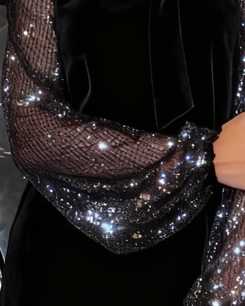 Elegante jurk met sprankelende mouwen en patchwork